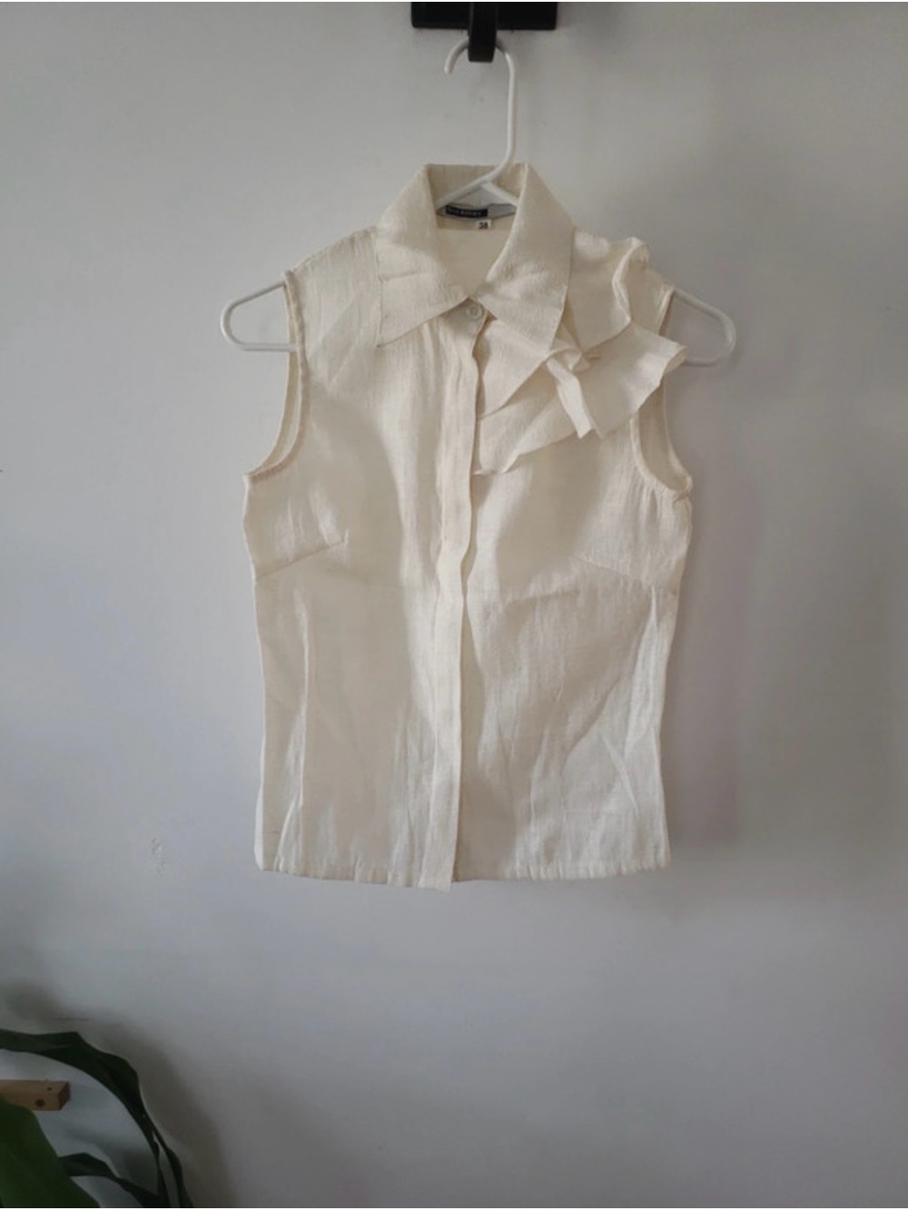 Sleeveless Cream Ruffle-Shoulder Button Front Top XS